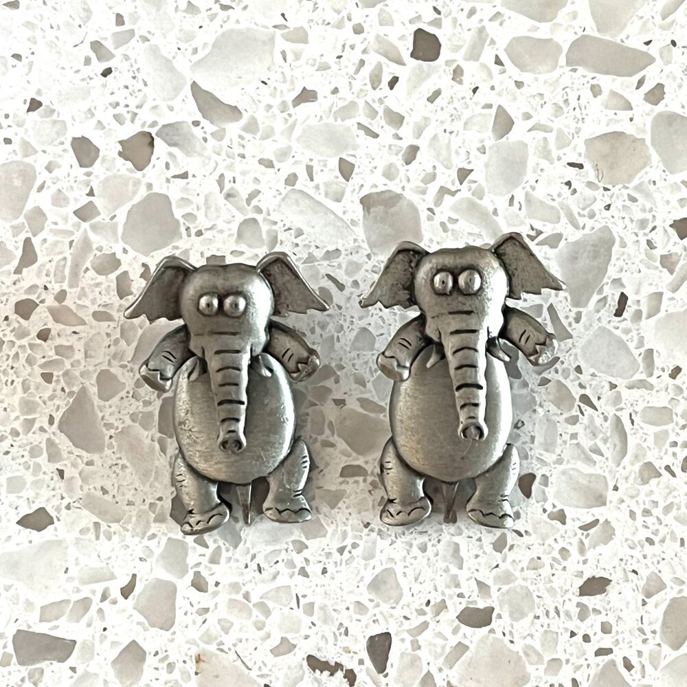 Jonette JJ 3D Swiveling Elephant Head Earrings